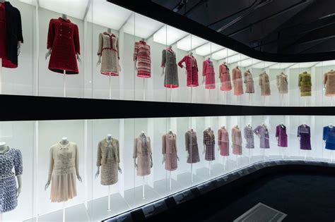 chanel vanda|v&a Chanel collection.